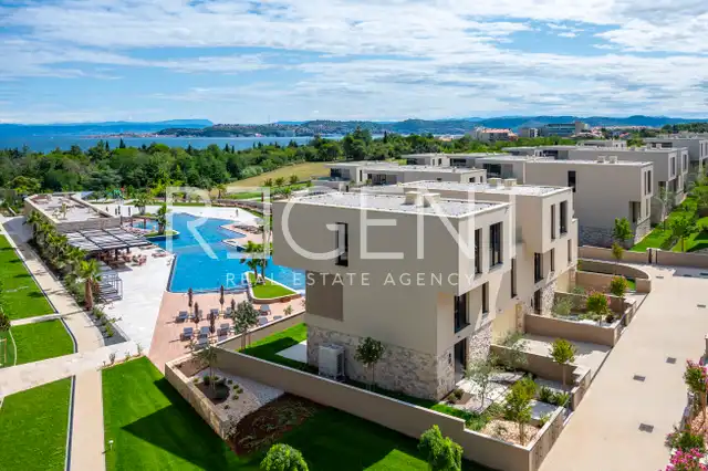 Istra, Petram Resort – dvoetažni penthouse 148 m², krovna terasa