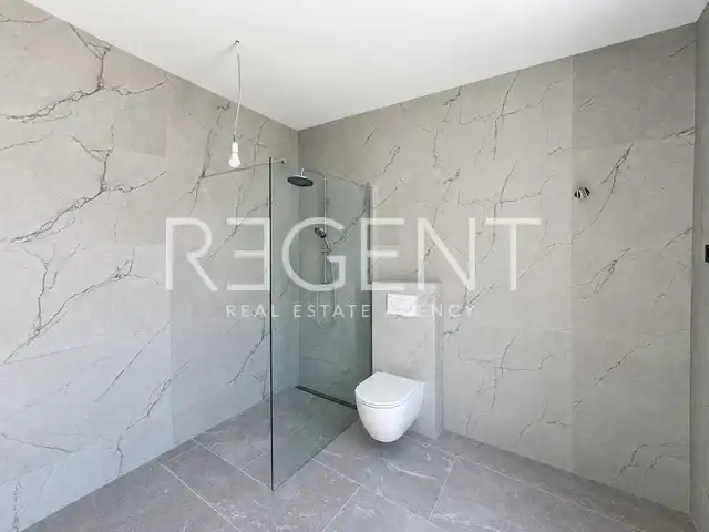 Pakoštane, Drage – Villa 368 m² mit Pool, in erster Reihe zum Meer