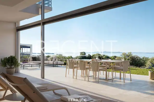 Zadar, Petrčane - Dvoetažni penthouse s terasom, loggiom i vrtom
