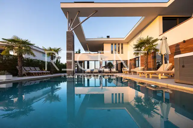 Krk, Linardići - Villa di lusso con vista mare, piscina a sfioro e sauna 350m2