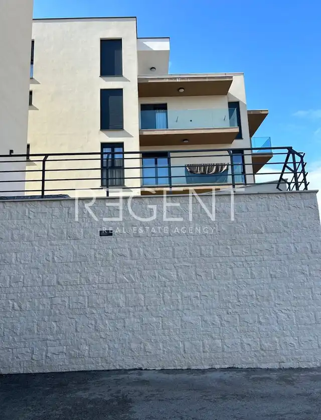 Split, Marjan - Trojizbový byt so záhradou 112 m2