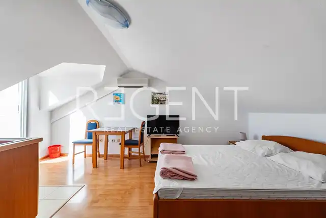 Makarska, Centrum - Apartmánový dom v blízkosti centra s hrubou plochou 186 m2
