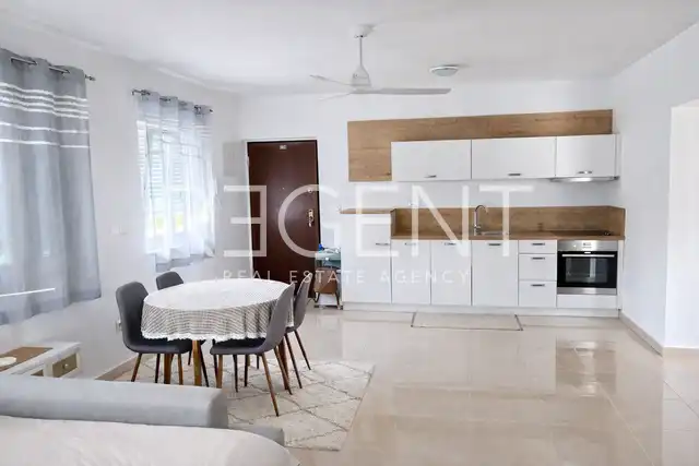 Zadar, Petrčane - Dvosoban stan s vrtom i terasom