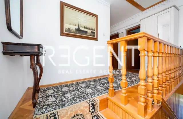Šolta, Rogač - Stredomorská vila v prvom rade pri mori 264 m2 exkluzívny predaj