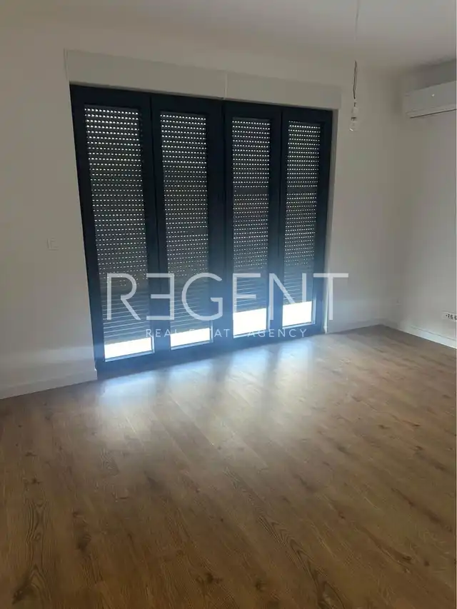 Trogir, Marina - Three-room apartment with loggia 108 m2