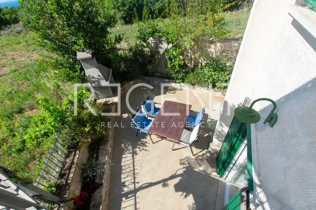 Brač, Mirca - kamenná vila s výhľadom na more, 300m2