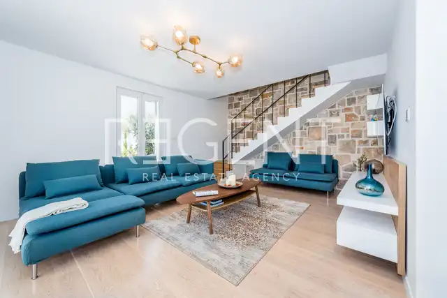 Brač, Milna - Moderní vila v první řadě u moře, 264 m2