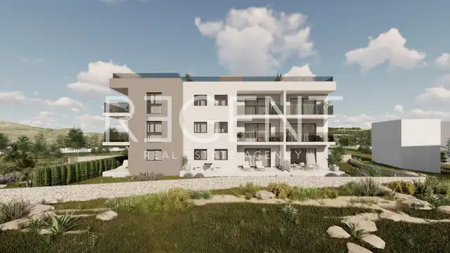 Trogir, Okrug Gornji – Dvojizbový byt s lóžou 63 m2 novostavba