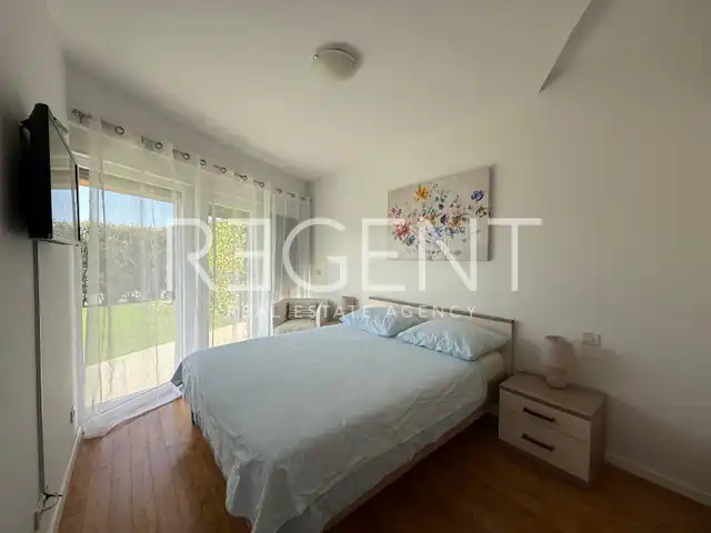 Šibenik, Podsolarsko - Dvosobno stanovanje z vrtom 91 m2