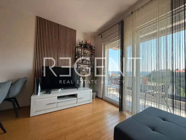 Split, Kila — Dvosobno stanovanje 66 m², balkon, garaža, novejša stavba