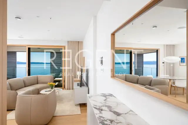 Split, Žnjan - Luxurious two-bedroom apartment with an open sea view