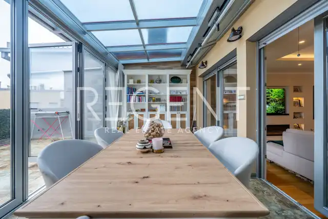 Zagreb, Vrbani III - luksuzan penthouse prvi red do jezera
