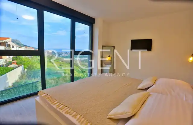 Split, Kučine - Luxusná vila 700 m2