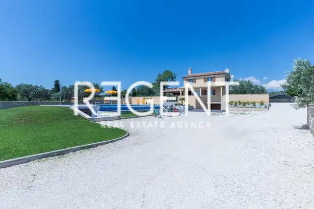 Istrien, Fažana - Villa mit Pool 180 m2