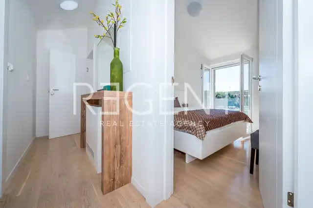 Brač, Milna - Moderní vila v první řadě u moře, 264 m2