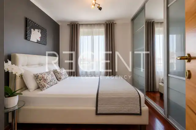 Split, Žnjan - 2-bedroom apartment, garage parking space, sea view