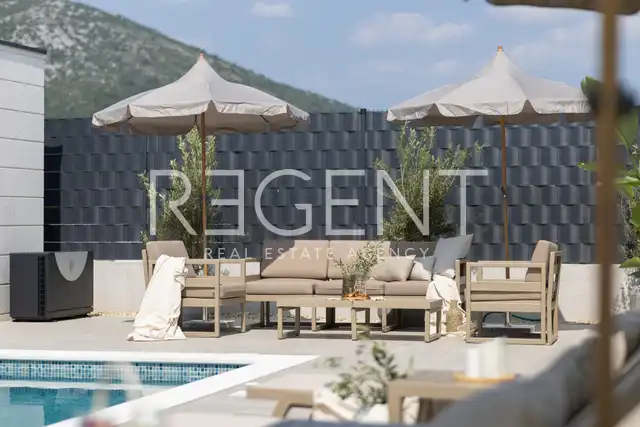 Trogir, Seget - Modern villa with heated pool and sea view