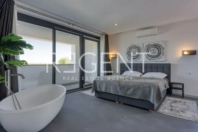 Istria, Buje - villa 255 m², piscina, sauna, giardino, parcheggio