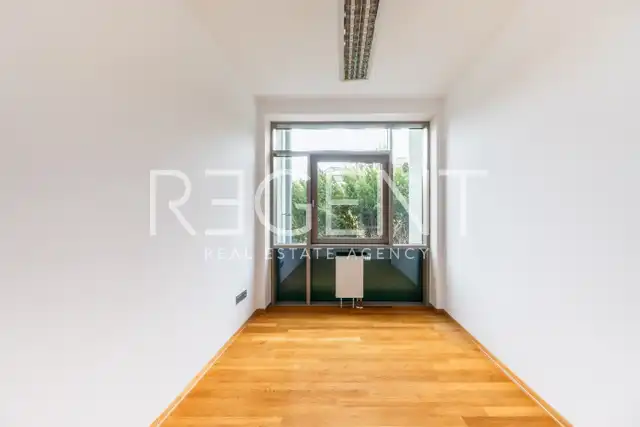 Zagreb, Srebrnjak – Appartement de quatre pièces au rez-de-chaussée
