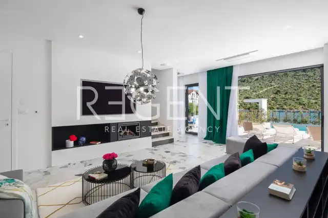 Rogoznica – Luxusní vila 200 m2 u moře