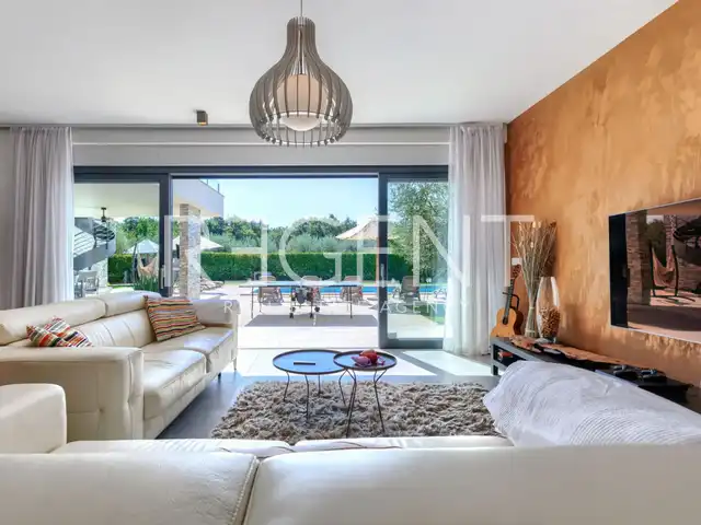 Istrie, Novigrad - Atraktivní vila s bazénem 250 m2