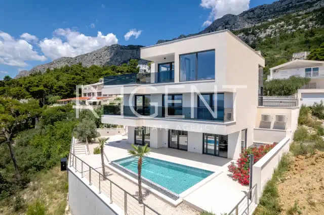 Makarska, Brela - Luxusná vila s panoramatickým výhľadom na more 317 m2