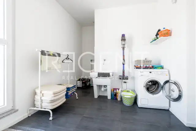 Split, Dragovode - Luxusný penthouse s terasou a výhľadom na more 103 m2