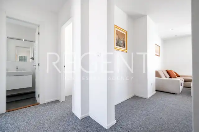 Split, Dragovode - Luxusný penthouse s terasou a výhľadom na more 103 m2