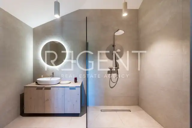 Ravna Gora, kuća 146 m² — 2 stana, privatni lift, bazen