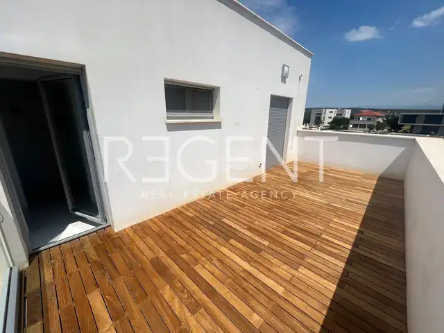 Zadar, Sukošan - Luksuzni penthouse v prvi vrsti do morja