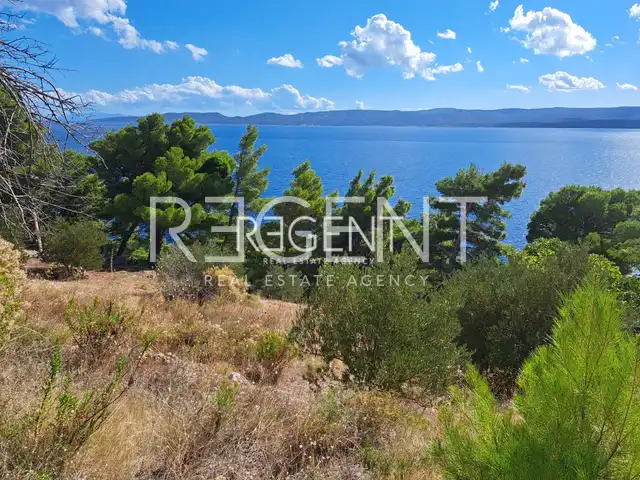 Omiš, Marušići - Ekskluzivno zemljište prvi red do mora, 4100m2