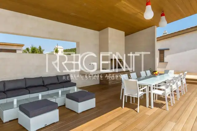 Hvar, Ivan Dolac - statek v srdci ostrova 140 000m2