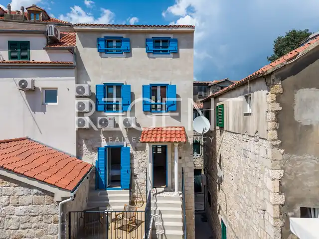 Split, center – butični hotel s petimi sobami v zgodovinski kamniti hiši