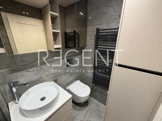 Stan 28 m², Kvaternikov trg — prvi najam, adaptiran, S2
