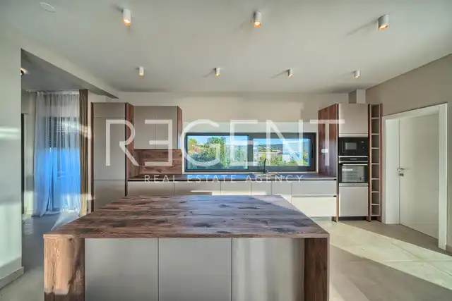 Primošten – Luxusná vila s infinity bazénom, 450 m2 novostavba
