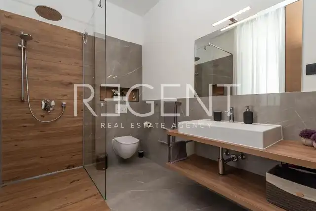 Trogir, Čiovo – Penthouse, 227 m² s 360° terasom i wellnessom