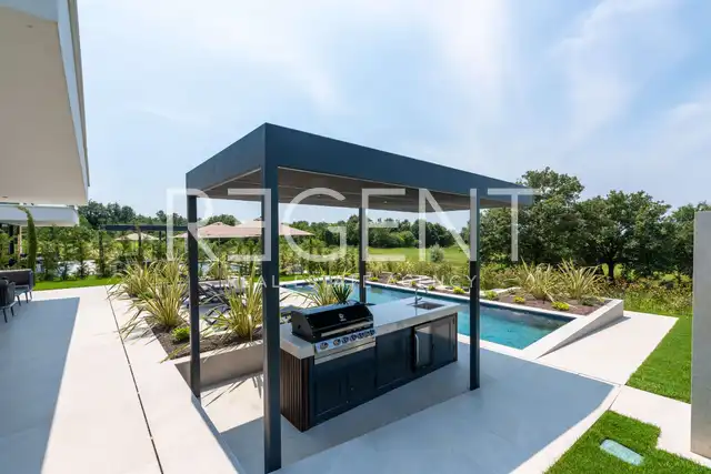 Istra, Poreč – Dizajnová vila s výhľadom na more 310 m2