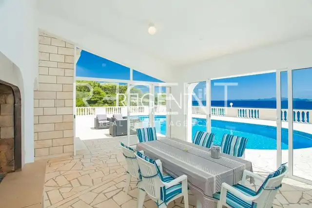 Otok Korčula – Unikatna kamena kuća uz more 450 m2