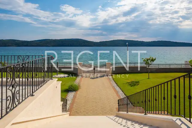 Šibenik - Wunderschöne Luxusvilla am Meer 1000 m2