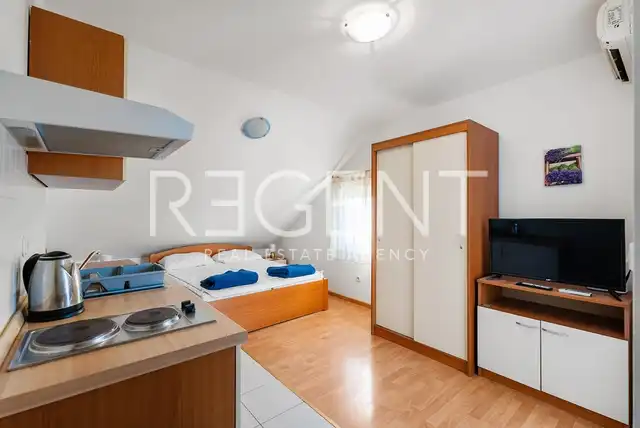 Makarska, Centrum - Apartmánový dom v blízkosti centra s hrubou plochou 186 m2