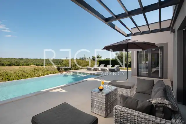 Villa 250 m², Vodnjan area — 78 m² pool, 1600 m² plot