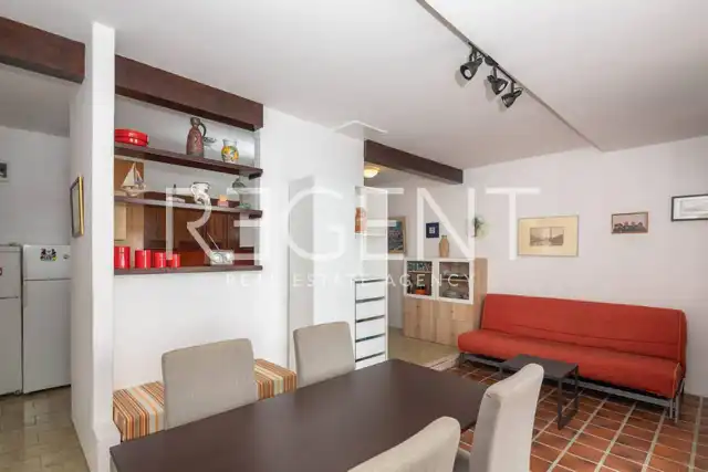 Omiš, Stanići – vila prvi red ob morja z velikim potencialom