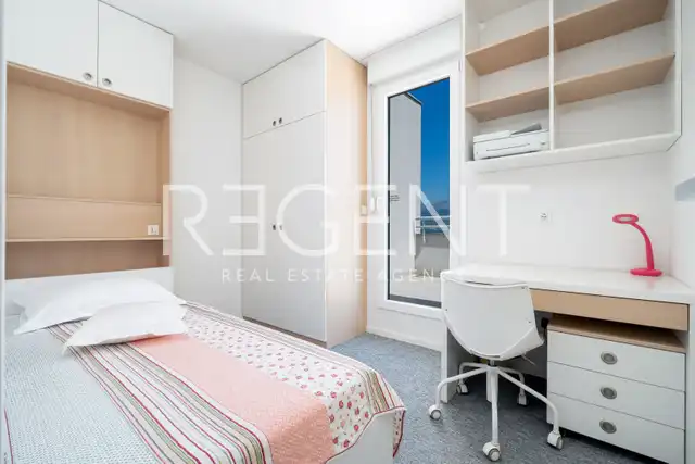 Split, Dragovode - Luxusný penthouse s terasou a výhľadom na more 103 m2