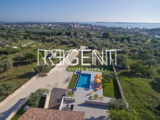 Istra, Fažana- Vila s bazenom 180 m2