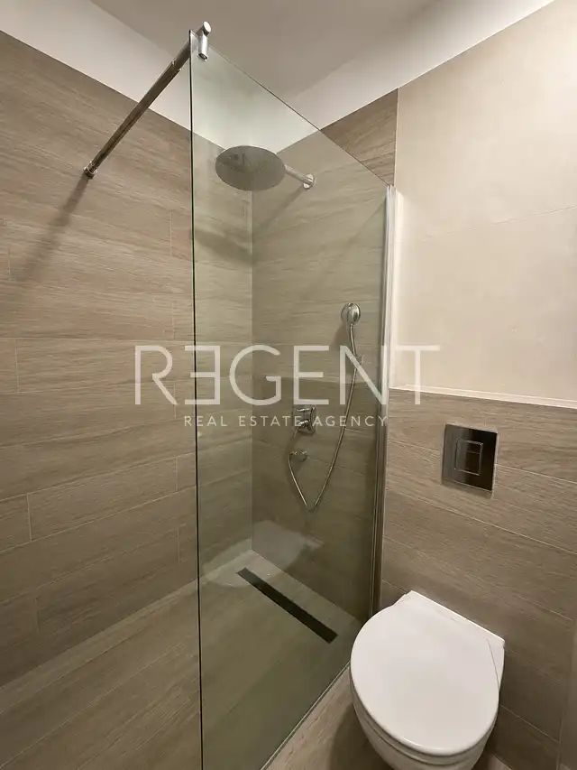 Split, Kila — Dvosobno stanovanje 66 m², balkon, garaža, novejša stavba