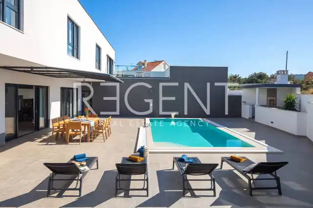 Île de Brač, Milna – Villa de luxe nouvellement construite de 370m2 avec une grande piscine d'hydromassage