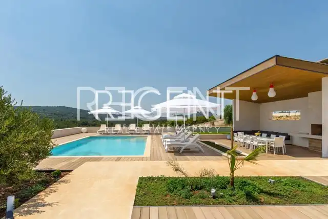 Hvar, Ivan Dolac - imanje u srcu otoka 140 000m2
