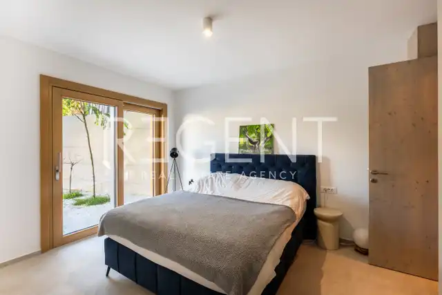 Ravna Gora, kuća 146 m² — 2 stana, privatni lift, bazen