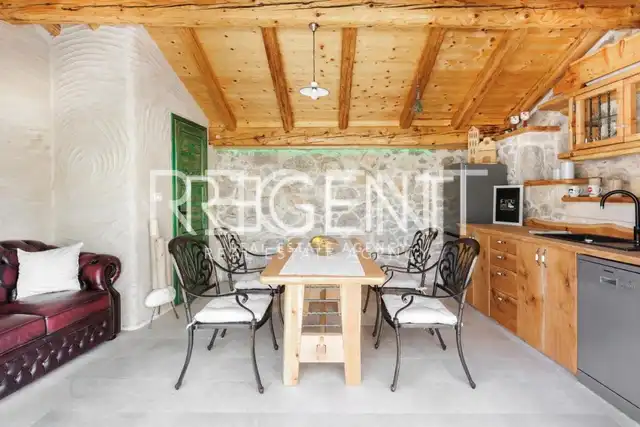 Hvar - Kamena kuća modernog dizajna 70m2