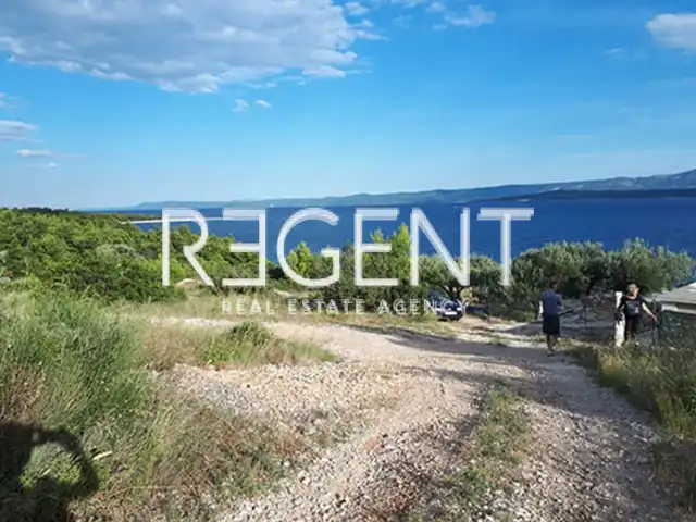 Brač, Bol- zemljište nedaleko plaže Zlatni rat 4280m2